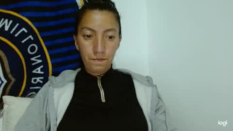 Snapshot of candymilfff chatting on 09/10/25, 04:12 candymilfff online show from 09/10/25, 04:12