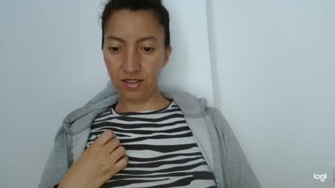 Snapshot of candymilfff chatting on 09/12/25, 02:17 candymilfff online show from 09/12/25, 02:17