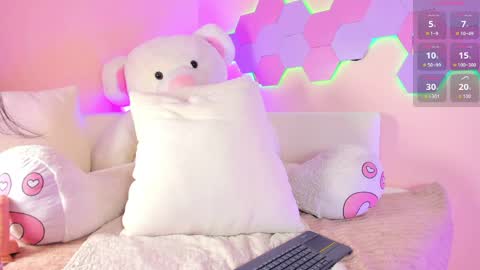 Snapshot of candyskinny21 chatting on 03/30/26, 07:48 MIA online show from 03/30/26, 07:48