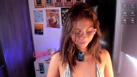 Snapshot of candyxpeach chatting on 02/04/25, 05:12 Camilla online show from 02/04/25, 05:12