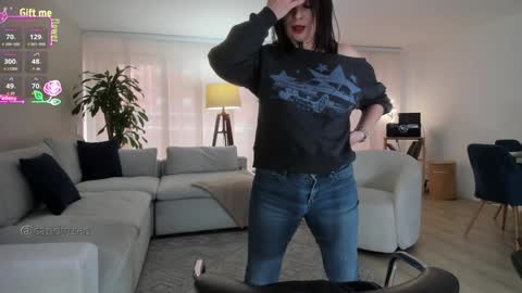 Snapshot of candyxtreo chatting on 09/28/25, 08:03 Gabriela K girl online show from 09/28/25, 08:03