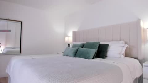 Snapshot of candyxtreo chatting on 11/18/25, 01:48 Gabriela K girl online show from 11/18/25, 01:48