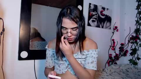 Snapshot of candyy_doll_ chatting on 05/30/26, 05:04 candyy_doll_ online show from 05/30/26, 05:04