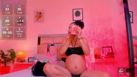 Snapshot of candyygirl_1 chatting on 11/13/25, 07:35 Candy online show from 11/13/25, 07:35