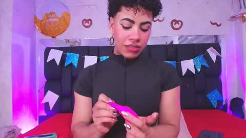 Aura  online show from 09/26/25, 11:58