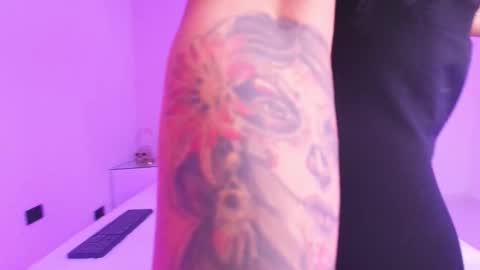 Snapshot of canela_osadaa_ chatting on 11/01/25, 12:07 Aura online show from 11/01/25, 12:07