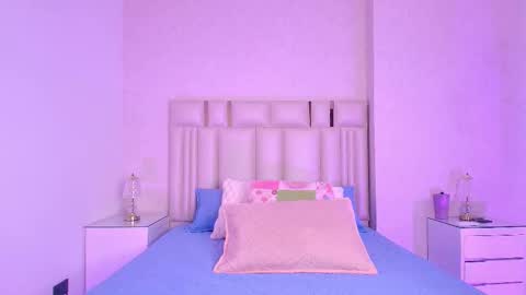 Snapshot of canela_osadaa_ chatting on 11/10/25, 11:53 Aura online show from 11/10/25, 11:53