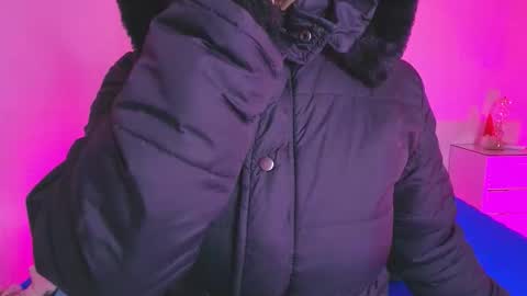 Snapshot of canela_osadaa_ chatting on 11/22/25, 11:53 Aura online show from 11/22/25, 11:53