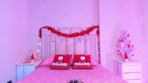 Snapshot of canela_osadaa_ chatting on 11/28/25, 11:57 Aura online show from 11/28/25, 11:57