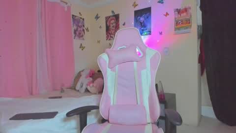 Canela online show from 02/15/25, 01:21