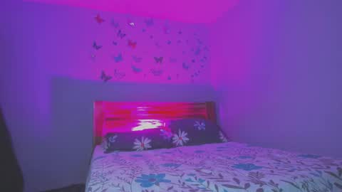 Canela online show from 09/17/25, 12:45