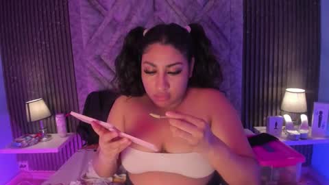 GABRIELA LOPEZ online show from 12/05/25, 04:10