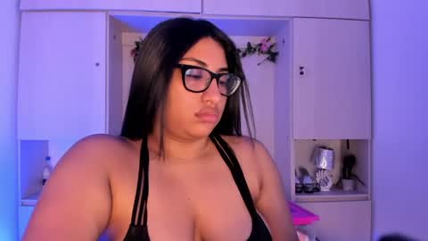 GABRIELA LOPEZ online show from 05/19/26, 08:15