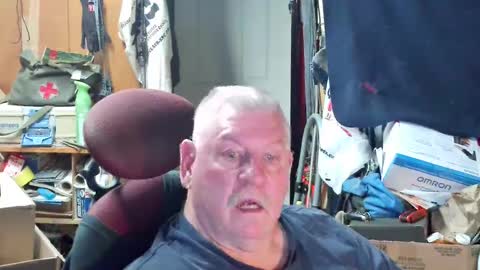 Snapshot of canoelicker69 chatting on 09/09/25, 04:50 canoelicker69 online show from 09/09/25, 04:50