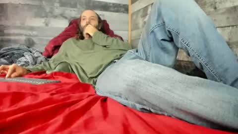 Snapshot of canuk1983 chatting on 10/19/25, 01:12 canuk1983 online show from 10/19/25, 01:12