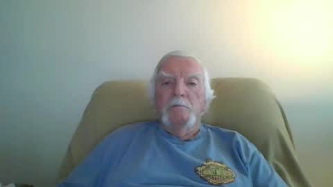 Snapshot of capecod21 chatting on 02/17/25, 06:37 capecod21 online show from 02/17/25, 06:37