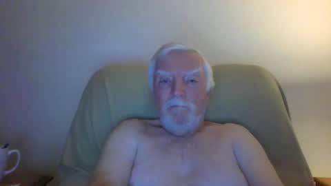 Snapshot of capecod21 chatting on 10/30/25, 11:33 capecod21 online show from 10/30/25, 11:33
