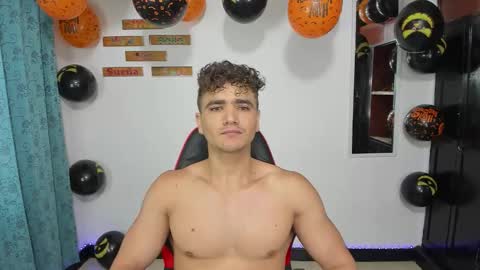 Snapshot of capitan_jones007 chatting on 10/07/25, 01:30 jones online show from 10/07/25, 01:30