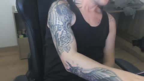 Snapshot of capoo89 chatting on 12/05/24, 07:06 Chriz online show from 12/05/24, 07:06