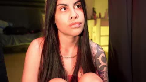 Snapshot of capriciousqueen chatting on 11/15/25, 05:27 Miyah online show from 11/15/25, 05:27