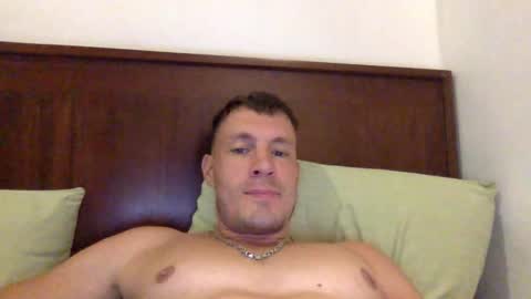 Snapshot of capt_oliver chatting on 12/11/24, 08:18 follow my twitter online show from 12/11/24, 08:18