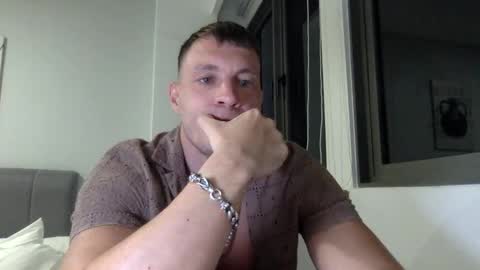 Snapshot of capt_oliver chatting on 01/02/25, 05:29 follow my twitter online show from 01/02/25, 05:29