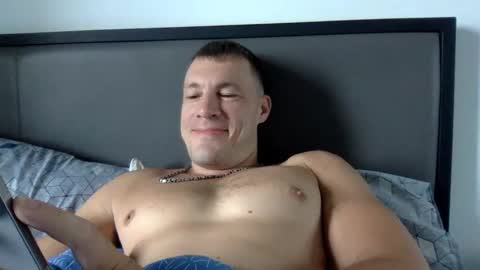 Snapshot of capt_oliver chatting on 03/11/25, 05:38 follow my twitter online show from 03/11/25, 05:38