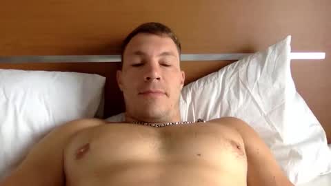 Snapshot of capt_oliver chatting on 09/16/25, 04:57 follow my twitter online show from 09/16/25, 04:57