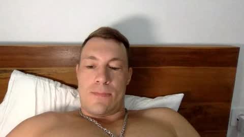 Snapshot of capt_oliver chatting on 09/25/25, 05:33 follow my twitter online show from 09/25/25, 05:33