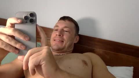 Snapshot of capt_oliver chatting on 09/28/25, 05:02 follow my twitter online show from 09/28/25, 05:02