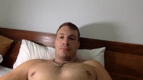 Snapshot of capt_oliver chatting on 10/03/25, 04:31 follow my twitter online show from 10/03/25, 04:31