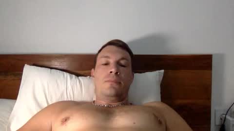 Snapshot of capt_oliver chatting on 10/11/25, 04:01 follow my twitter online show from 10/11/25, 04:01