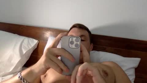 Snapshot of capt_oliver chatting on 10/13/25, 05:29 follow my twitter online show from 10/13/25, 05:29