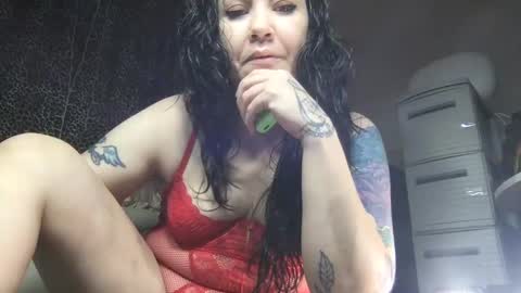 Snapshot of car_girl_wit_a_booty chatting on 12/17/24, 05:07 Chrissy Ann online show from 12/17/24, 05:07