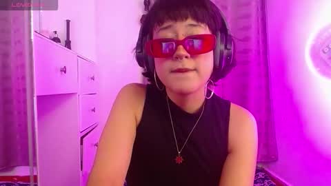 Snapshot of caraenaranja chatting on 10/12/25, 03:38 Amy online show from 10/12/25, 03:38