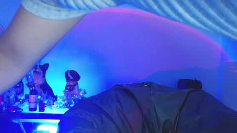 Snapshot of caraenaranja chatting on 10/25/25, 04:09 Amy online show from 10/25/25, 04:09