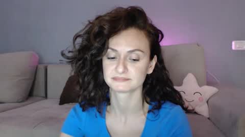 Snapshot of carakat chatting on 01/24/25, 12:09 carakat online show from 01/24/25, 12:09