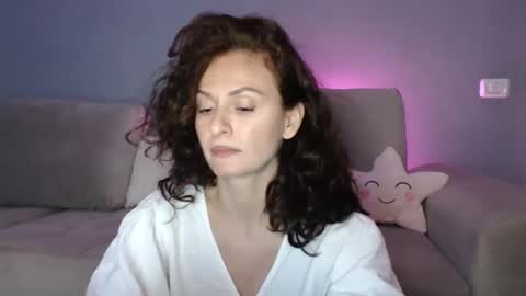 Snapshot of carakat chatting on 02/01/25, 10:44 carakat online show from 02/01/25, 10:44