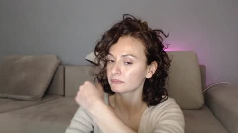 Snapshot of carakat chatting on 03/07/25, 11:27 carakat online show from 03/07/25, 11:27