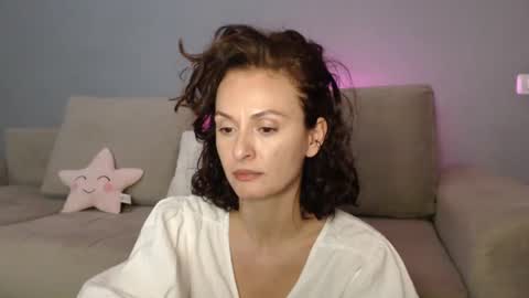 Snapshot of carakat chatting on 03/08/25, 11:18 carakat online show from 03/08/25, 11:18