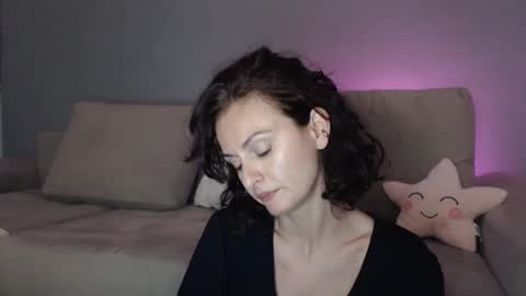 Snapshot of carakat chatting on 03/11/25, 12:22 carakat online show from 03/11/25, 12:22