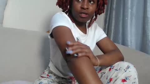 Snapshot of caramel_chocolate01 chatting on 11/05/25, 08:03 caramel online show from 11/05/25, 08:03