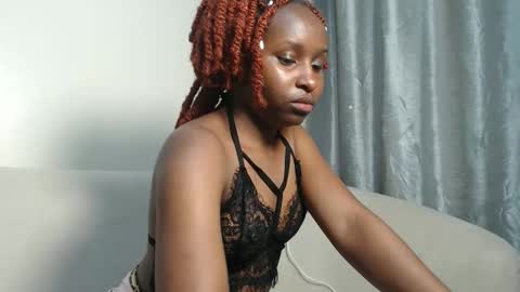 Snapshot of caramel_chocolate01 chatting on 11/06/25, 08:32 caramel online show from 11/06/25, 08:32