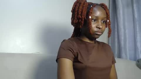 Snapshot of caramel_chocolate01 chatting on 11/10/25, 05:17 caramel online show from 11/10/25, 05:17