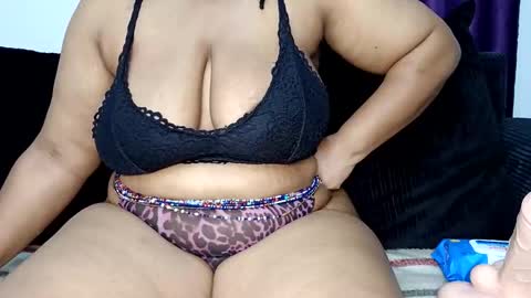 Snapshot of caramel_drip1 chatting on 02/22/26, 12:23 caramel_drip1 online show from 02/22/26, 12:23
