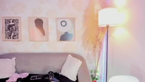 caramel_kiss_ online show from 06/18/26, 07:40