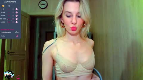 Snapshot of caramel_pie_ chatting on 09/15/25, 08:53 caramel online show from 09/15/25, 08:53