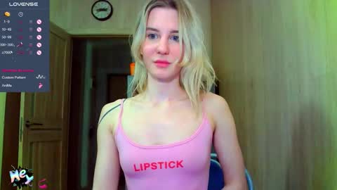 Snapshot of caramel_pie_ chatting on 09/19/25, 06:30 caramel online show from 09/19/25, 06:30