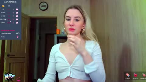 Snapshot of caramel_pie_ chatting on 10/04/25, 08:29 caramel online show from 10/04/25, 08:29