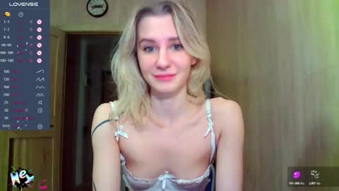 Snapshot of caramel_pie_ chatting on 10/08/25, 08:39 caramel online show from 10/08/25, 08:39